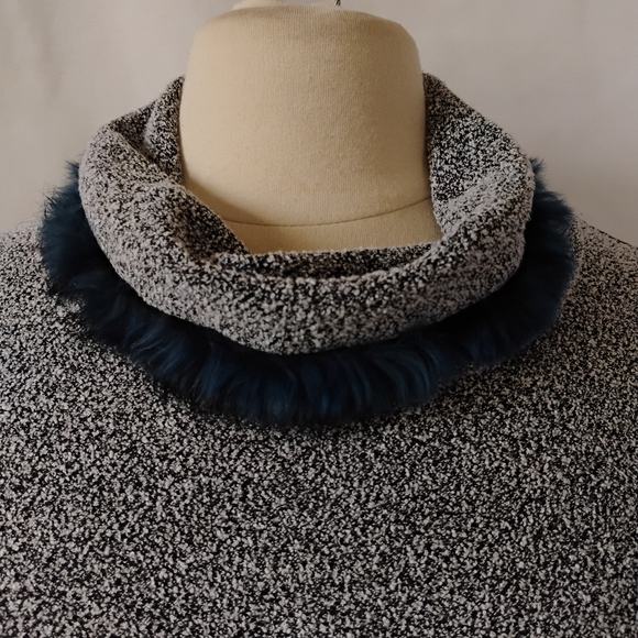 Women's Vintage Black & White Marled Knit Sweater with Blue Fur Cowl Neck Winter - Picture 4 of 16